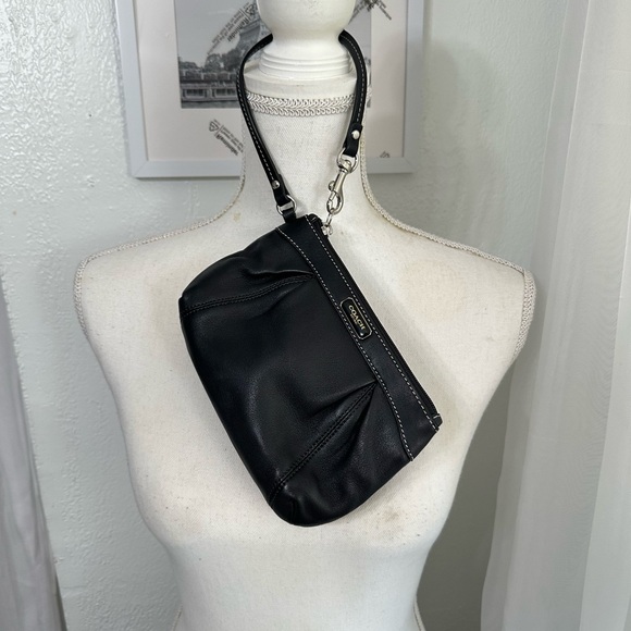 🖤 COACH Black Leather Wristlet - Picture 7 of 7